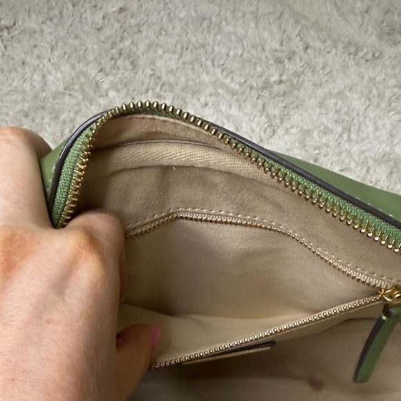 Tory Burch Olive Green Quilted Crossbody Bag - Picture 15 of 16